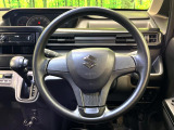 インテリアに合わせたデザインのステアリングは、運転される方のことも考え、運転しやすい形状、大きさです。是非一度、実際に触ってお確かめください。