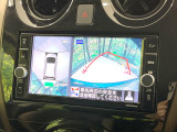 【アラウンドビューモニター】専用のカメラにより、上から見下ろしたような視点で360度クルマの周囲を確認することができます☆死角部分も確認しやすく、狭い場所での切り返しや駐車もスムーズに行えます。