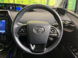 【純正革巻きステアリング】上質な革を使用することで、手にしっかり馴染みとても運転しやすいハンドルです♪