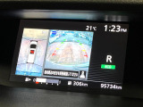【アラウンドビューモニター】専用のカメラにより、上から見下ろしたような視点で360度クルマの周囲を確認することができます☆死角部分も確認しやすく、狭い場所での切り返しや駐車もスムーズに行えます。