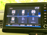 高機能なナビゲーションシステムとオーディオが一体となり、目的地設定や音楽再生をスムーズに操作できます。快適なドライブをサポートします。