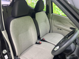 シンプルで使いやすい内装。運転席からの視界も良好で、安心して運転を楽しめます。快適な空間が、ドライブをさらに豊かにします。