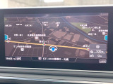 ●純正ナビ:一体感のあるナビは、高級感ある車内を演出してくれます。オーディオ機能も充実しておりますので、運転もより楽しめます♪
