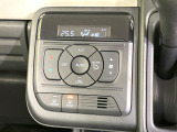 【オートエアコン】一度お好みの温度に設定すれば、車内の温度を検知し風量や温度を自動で調整。暑い&hellip;寒い&hellip;と何度もスイッチ操作をする必要はありません。快適な車内空間には必須の機能ですね♪