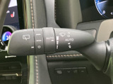 雨天時でもクリアな視界を確保するワイパーレバー。操作も簡単で、安心して運転できます。