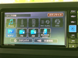 多彩な情報表示で、快適なドライブをサポート。視認性の高い画面で、直感的な操作が可能です。