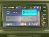 多彩なオーディオソースに対応し、お好みの音楽をクリアに楽しめます。Bluetooth接続も可能で、ハンズフリー通話も快適です。