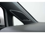 GTI専用のスポーツサスペンションやレッドキャリパーを備えた本格派。19インチアルミ、DCC、IQ.LIGHT、HUD、レザーシート、ベンチレーションなど、充実した装備も魅力の一台です。