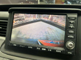 【バックカメラ】運転席から画面上で安全確認ができます。駐車が苦手な方にもオススメな便利機能です。