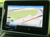 最新の地図データで、スムーズなナビゲーションを実現。交通情報も確認でき、安心のドライブをサポートします。