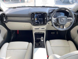 XC40 B4 AWD インスクリプション 4WD 