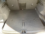 普段のお買い物や通勤、送迎等に十分な荷室スペースを確保しております。セカンドシートを倒すと、大きな荷物の積載も可能です。