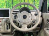 インテリアに合わせたデザインのステアリングは、運転される方のことも考え、運転しやすい形状、大きさです。是非一度、実際に触ってお確かめください。