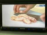 停車時に映像を楽しめるエンターテイメント機能。休憩中や待ち時間も快適に過ごせます。