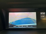 【バックカメラ】運転席から画面上で安全確認ができます。駐車が苦手な方にもオススメな便利機能です。