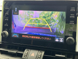 後退時の安全をサポートするバックモニター。駐車や狭い場所での取り回しをスムーズに行えます。