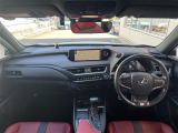 UX 250h Fスポーツ 4WD 本革シート