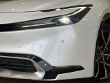 【LEDヘッドライト】悪天候や夜間走行時も良好な視界を確保し安心して運転できる高輝度LEDヘッドライトを装備!点灯速度が早く、消費電力も抑えられています。