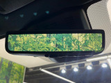 【デジタルインナーミラー】後席の大きな荷物や同乗者で後方が確認しづらい時でも安心!カメラが撮影した車両後方の映像をルームミラー内に表示。クリアな視界で状況の確認が可能です!