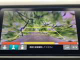 高画質のモニター画面で、安全確認をサポート。バックカメラ映像をクリアに表示し、後方視界の死角を減らします。