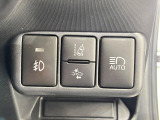 【レーントレーシングアシスト】高速道路走行時、車線からはみ出しそうになるとレーンの中央を走るようにステアリング操作をアシスト。より安全な運転をサポートしてくれます!