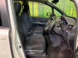 運転席シート廻りは使用感も少なく、良好な状態となっています。丁寧に使われていたことがよくわかりますね。