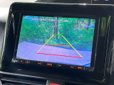 【バックカメラ】駐車時に後方がリアルタイム映像で確認できます。大型商業施設や立体駐車場での駐車時や、夜間のバック時に大活躍!運転スキルに関わらず、今や必須となった装備のひとつです!