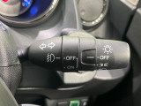 【オートライト】周りの明るさに応じて自動でヘッドライトの点灯・消灯ができる機能です!ライトの付け忘れ・消し忘れなどが無くなり、雨の日や夕方の走行も安心!トンネル通過時も便利ですね♪