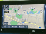 鮮明な地図表示で、スムーズなナビゲーションを実現します。最新の地図データで、より正確なルート案内を受けられます。