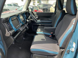 運転しやすいように設計された空間。視界も確保しやすく、運転に集中できます。