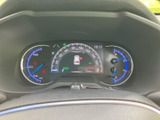 スタイリッシュなデザインのメーター廻り。必要な情報をひと目で確認でき、視線をそらすことなく安全運転をサポートします。機能性とデザイン性を両立。
