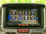 多彩な機能を搭載したモニター画面。車両情報や設定などを確認でき、より快適なドライビングをサポートします。