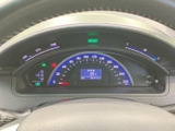 視認性の高いメーターで、運転に必要な情報を的確に把握できます。直感的なデザインで、運転に集中できる環境を提供します。