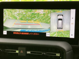 駐車支援機能が搭載されており、安全確認をサポート。後退時の視界を広げ、運転の不安を軽減します。