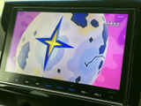 停車時にテレビを視聴できます。お子様連れのご家族に喜ばれる機能です。