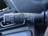 視界をクリアにするための操作が、簡単に行えます。悪天候時でも安心して運転できる機能です。