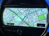 ●純正ナビ:一体感のあるナビは、高級感ある車内を演出してくれます。オーディオ機能も充実しておりますので、運転もより楽しめます♪