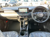 運転席からの視界が広く、安全運転をサポートします。周囲の状況を把握しやすく、安心して運転できます。