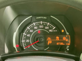 直感的に理解できる表示で、車の状態を常に把握できます。運転に必要な情報を一目で確認可能です。