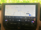 鮮明な地図表示で、スムーズなナビゲーションをサポート。目的地までのルートを分かりやすく表示し、安全運転を後押しします。