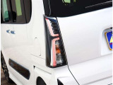 自社工場を3拠点完備しております。重整備やカスタムを始め、ご購入後のお車のメンテナンスも弊社にお任せください。