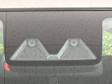 【スマートアシスト】走行中に前方の車両等を認識し、衝突しそうな時は警報とブレーキで衝突回避と被害軽減をアシスト。より安全にドライブをお楽しみいただけます。