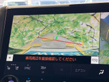駐車時の安全をサポートする機能が搭載されています。後方の状況をしっかり確認でき、安心してバック駐車ができます。