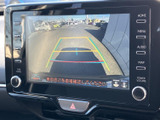 バックカメラ表示で、後方確認が容易になり、安全な駐車をサポートします。狭い場所での運転も安心して行えます。