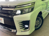 【LEDヘッドライト】悪天候や夜間走行時も良好な視界を確保し安心して運転できる高輝度LEDヘッドライトを装備!点灯速度が早く、消費電力も抑えられています。
