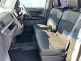 使いやすい収納スペースが、細々した荷物をスマートに整理。車内をすっきりとした状態に保ちます。
