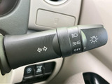 握りやすく操作しやすいウインカーレバー。視界を確保し、安全な車線変更や右左折をサポートします。操作感も良好です。