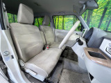 運転席シート廻りは使用感も少なく、良好な状態となっています。丁寧に使われていたことがよくわかりますね。