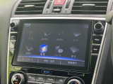 多彩な機能が凝縮されたナビ・オーディオ。スマートフォン連携も可能で、ドライブのお供に最適です。目的地設定や音楽再生もスムーズに行えます。