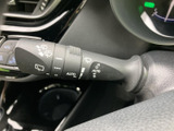 雨天時や視界が悪い状況下でも、安全運転をサポートします。操作も簡単で、スムーズな動作を実現します。